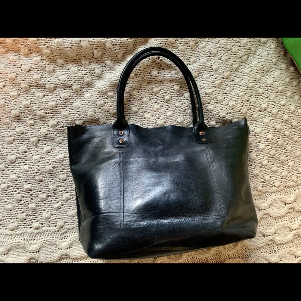 East West Tote - Picture 4 of 7